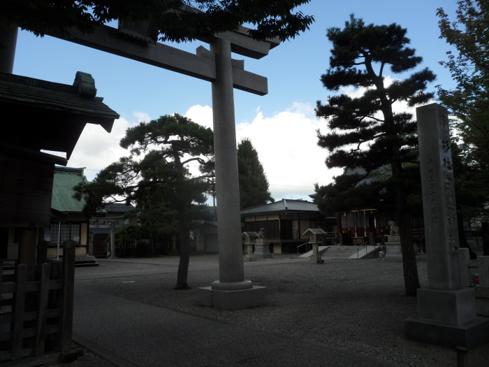 A pretty shrine in the same neighbourhood as the hostel I was staying in